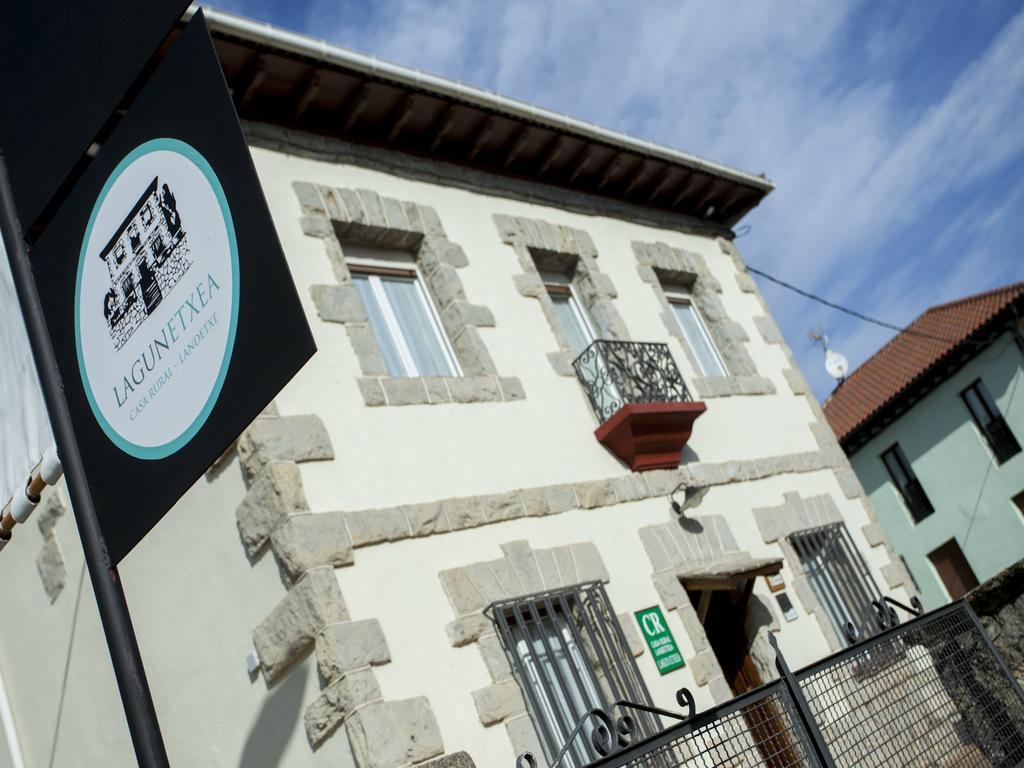 Casa Rural Lagun Etxea Pobes Bagian luar foto
