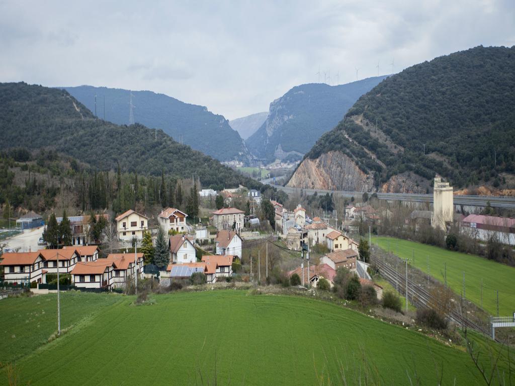 Casa Rural Lagun Etxea Pobes Bagian luar foto