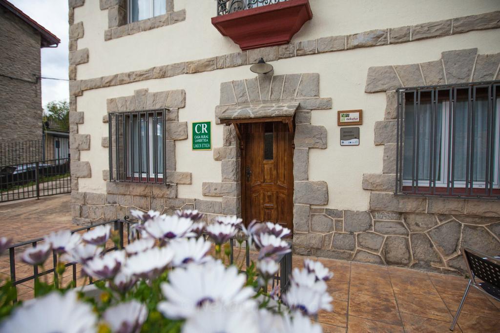 Casa Rural Lagun Etxea Pobes Bagian luar foto