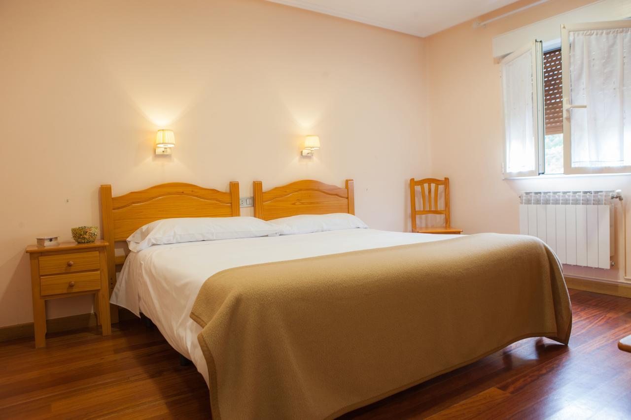 Casa Rural Lagun Etxea Pobes Bagian luar foto
